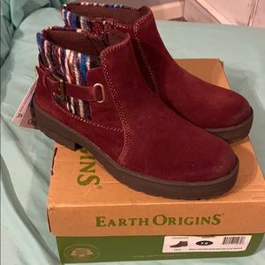 NIB Earth Booties